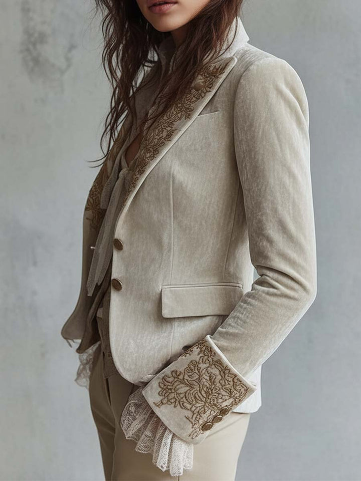 Constance | Blazer Ivoor Geborduurd Tailleur
