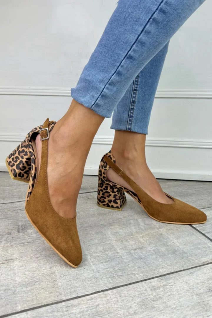 DÉCOLLETÉ SLINGBACK MET LEOPARDENHAK