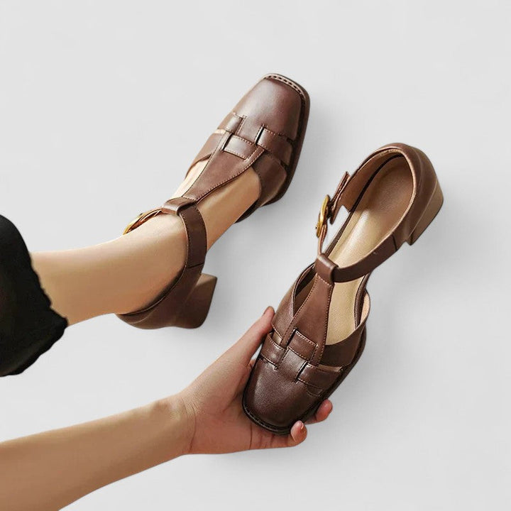 Scarlett – Orthopedische T-Strap Blokhakken