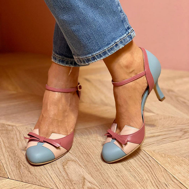 DECOLLETE MET STRIKDETAIL
