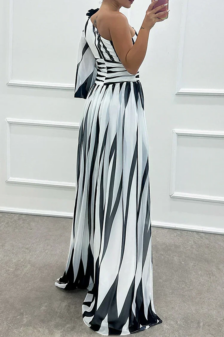 Shiloh - Elegante Maxi Jurk met Strepen en Één Schouder
