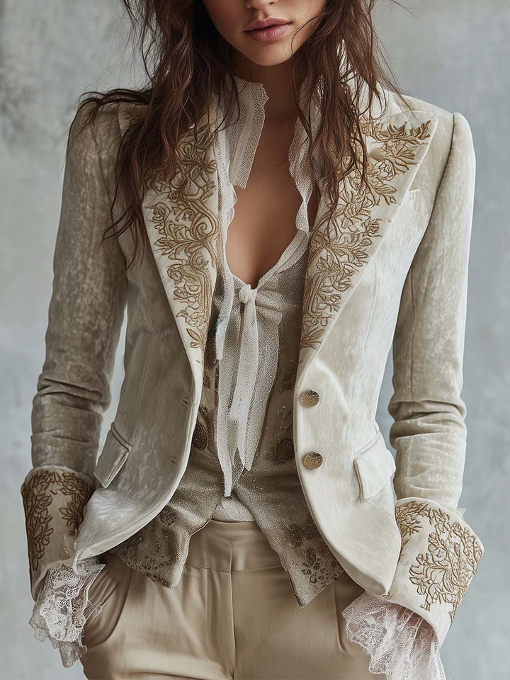 Constance | Blazer Ivoor Geborduurd Tailleur
