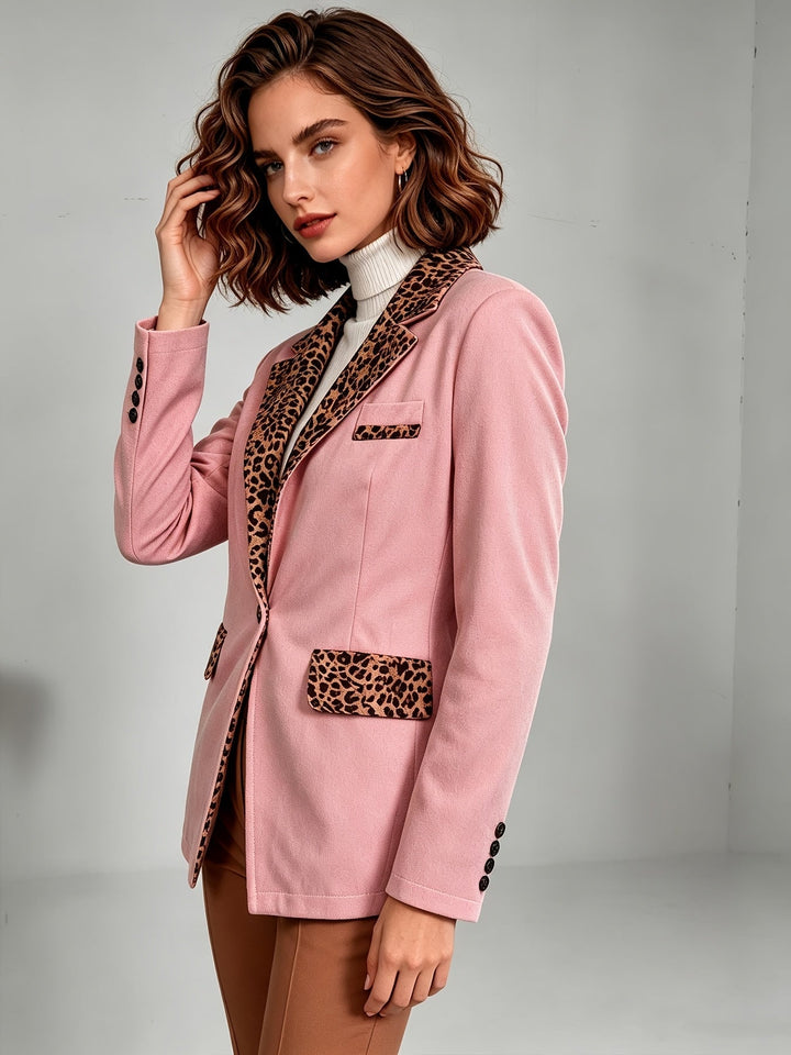 Clémentine | Getailleerde blazer van fluweel met luipaarddetails