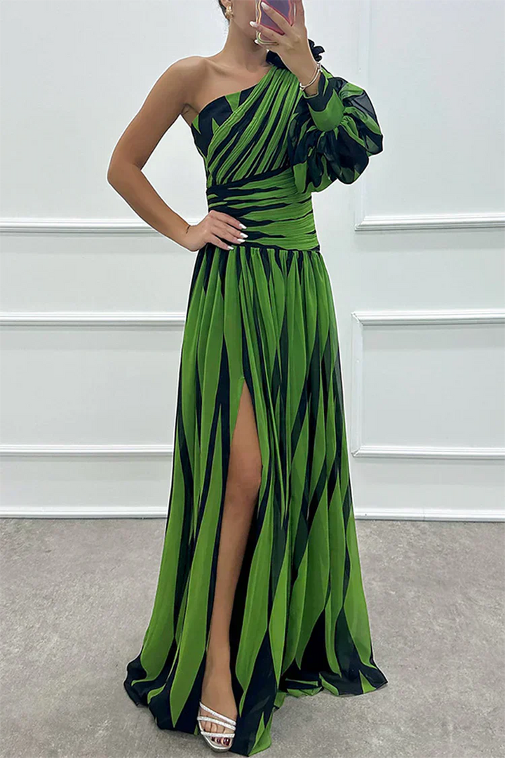Shiloh - Elegante Maxi Jurk met Strepen en Één Schouder