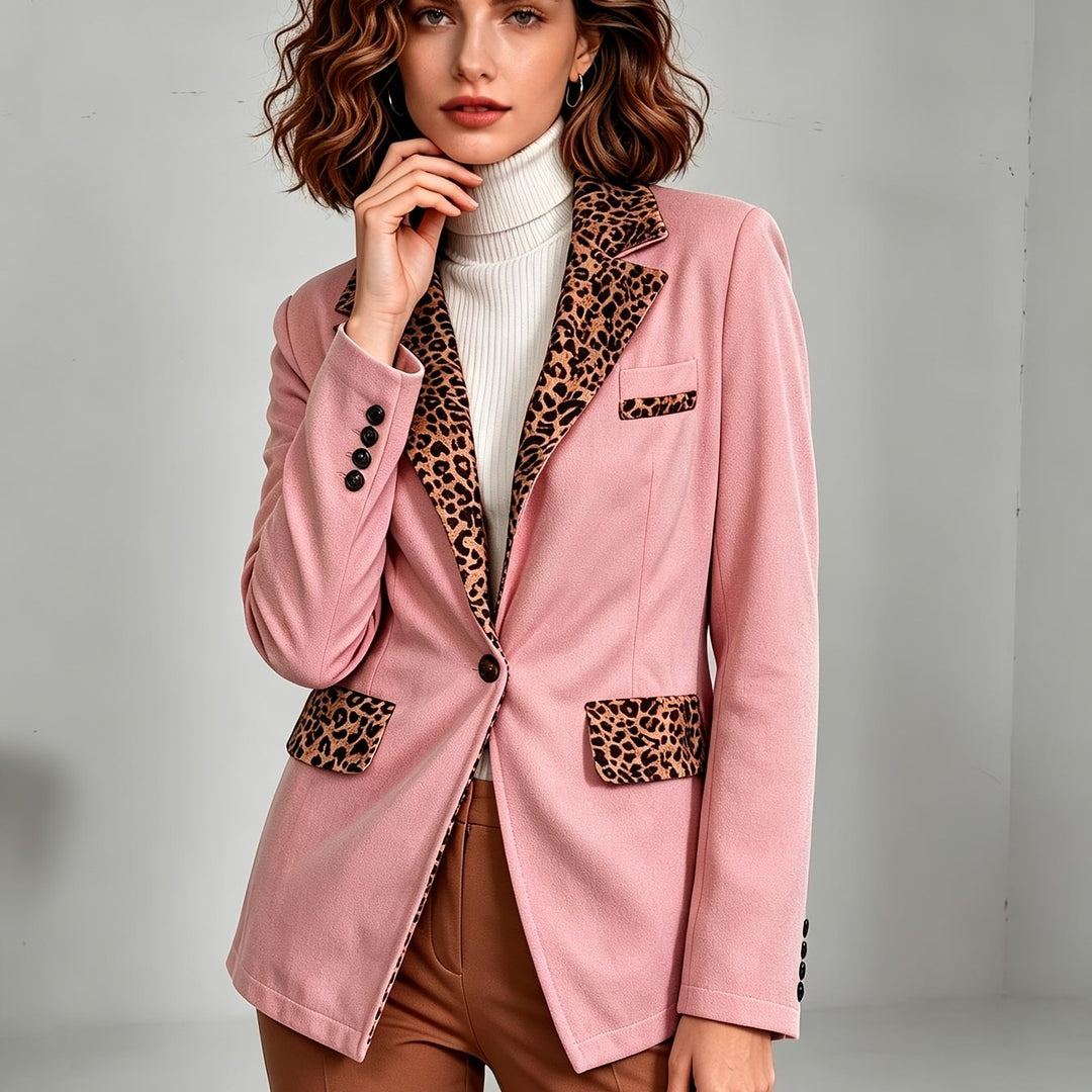 Clémentine | Getailleerde blazer van fluweel met luipaarddetails