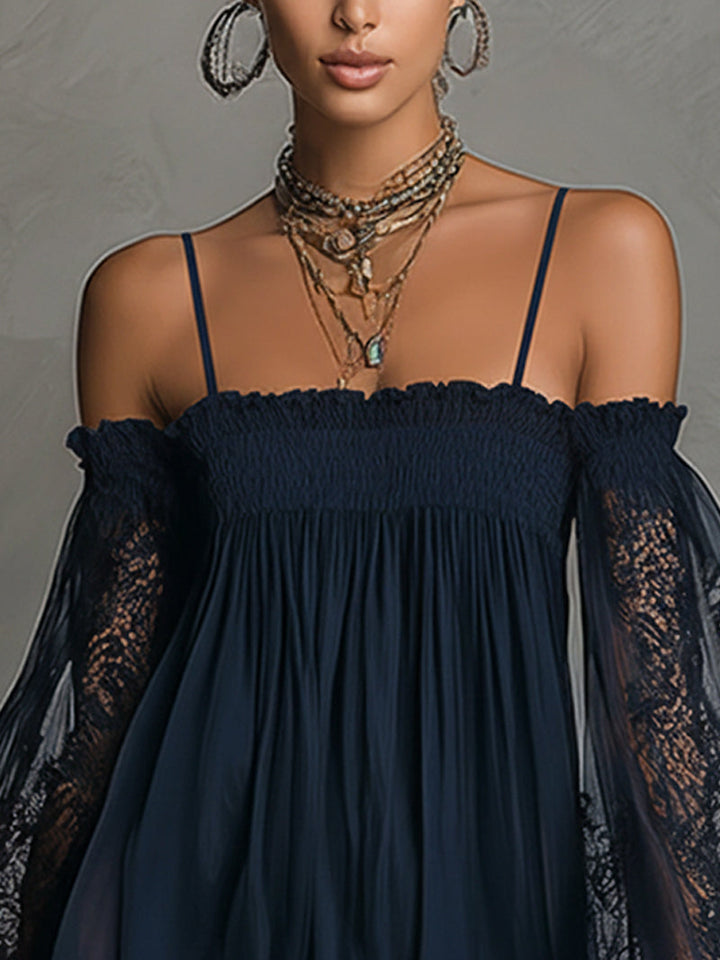 Noemi - Mini jurk in marineblauwe chiffon met off-shoulder halslijn, kantafwerking en transparante mouwen