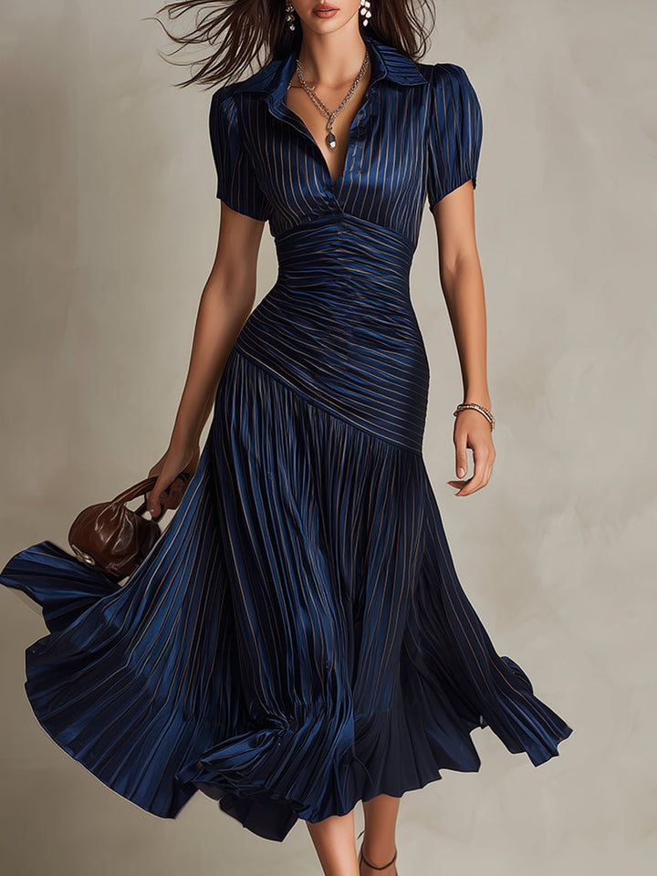 Adriana - Midi-jurk in retro gestreepte satijn