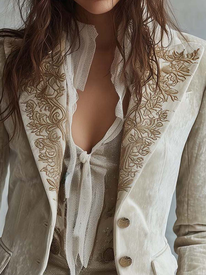 Constance | Blazer Ivoor Geborduurd Tailleur