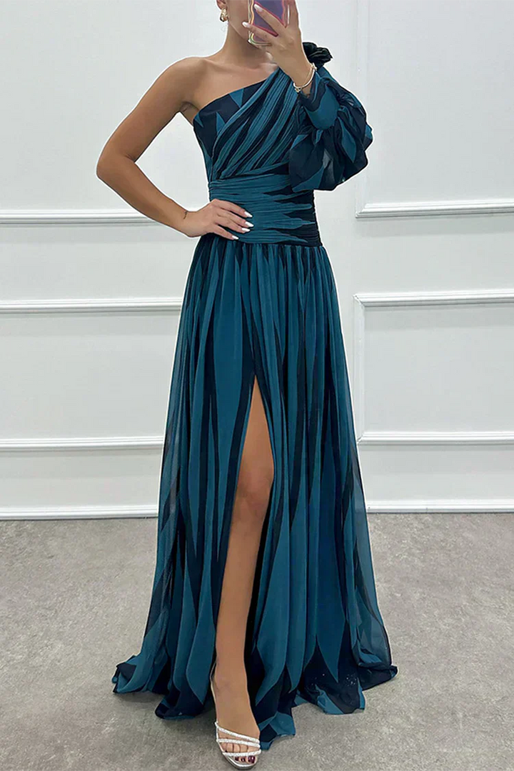 Shiloh - Elegante Maxi Jurk met Strepen en Één Schouder