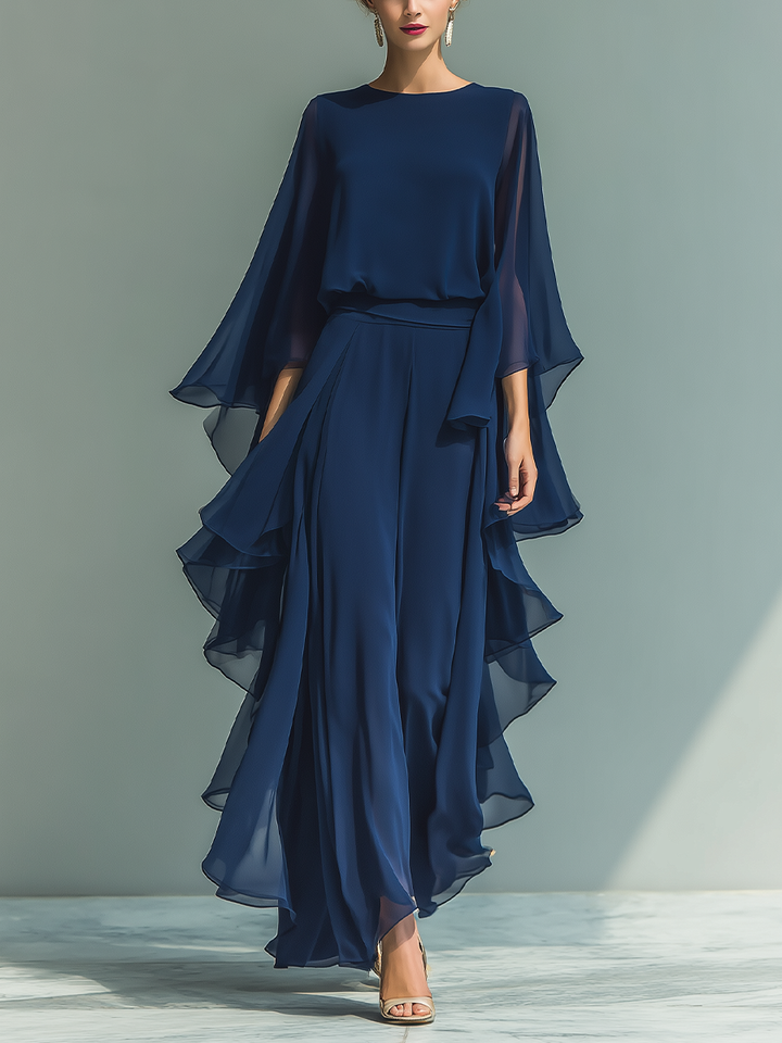 Dames Ensemble Top Chiffon Marineblauw Met Uitlopende Mouwen En Rechte Broek Met Rimpeldetails