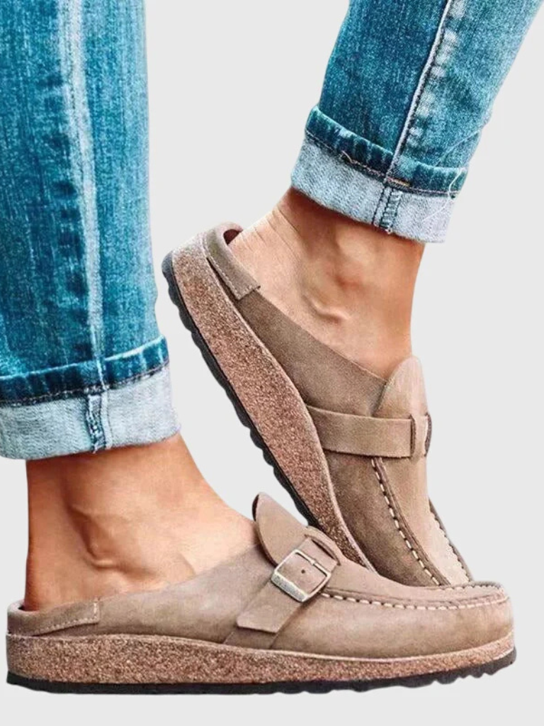 Mallorca – Suède Buckle Comfort Klompen