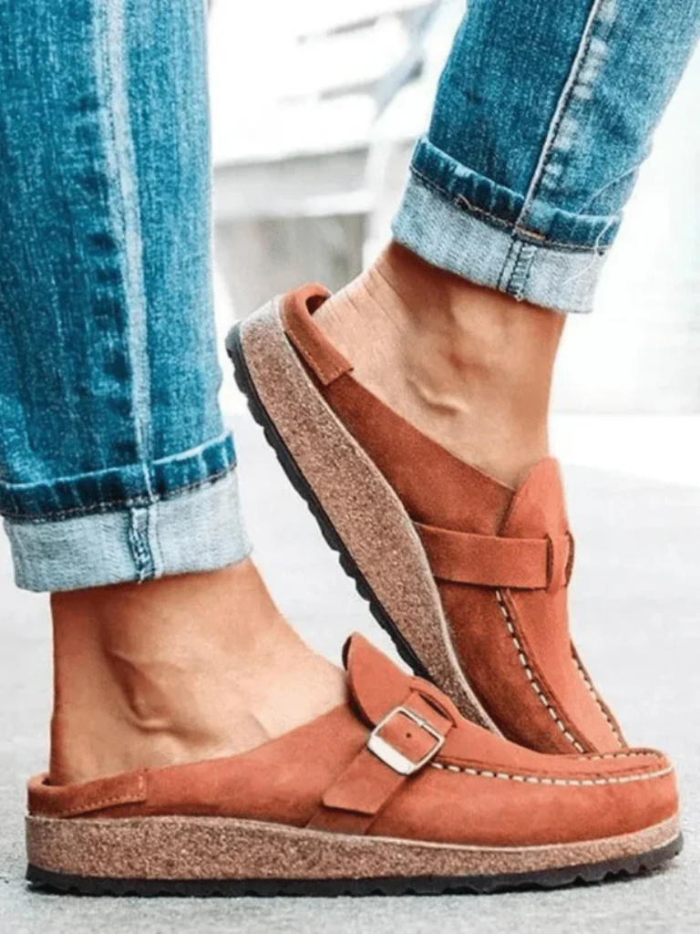 Mallorca – Suède Buckle Comfort Klompen