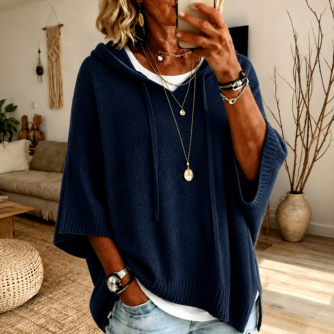 Juliette – Marineblauwe Poncho Trui