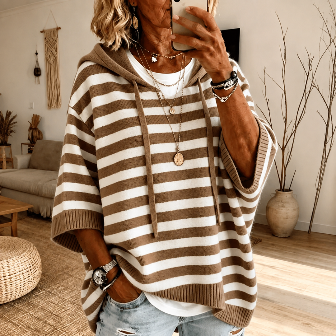 Mathilde – Taupe Gestreepte Poncho Trui