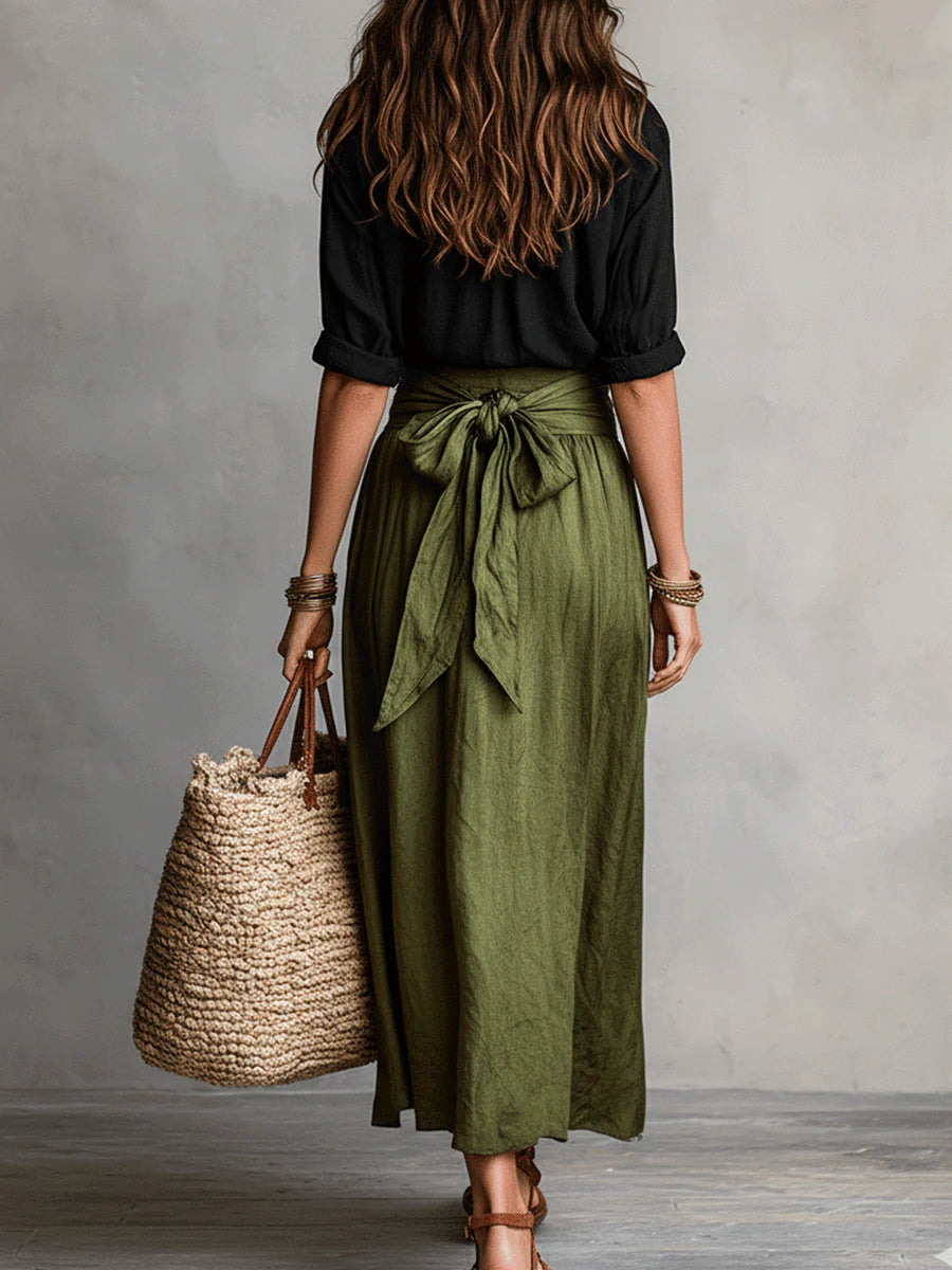 Vera™ | Set van twee delen: zwarte t-shirt en olijfgroene midi-rok