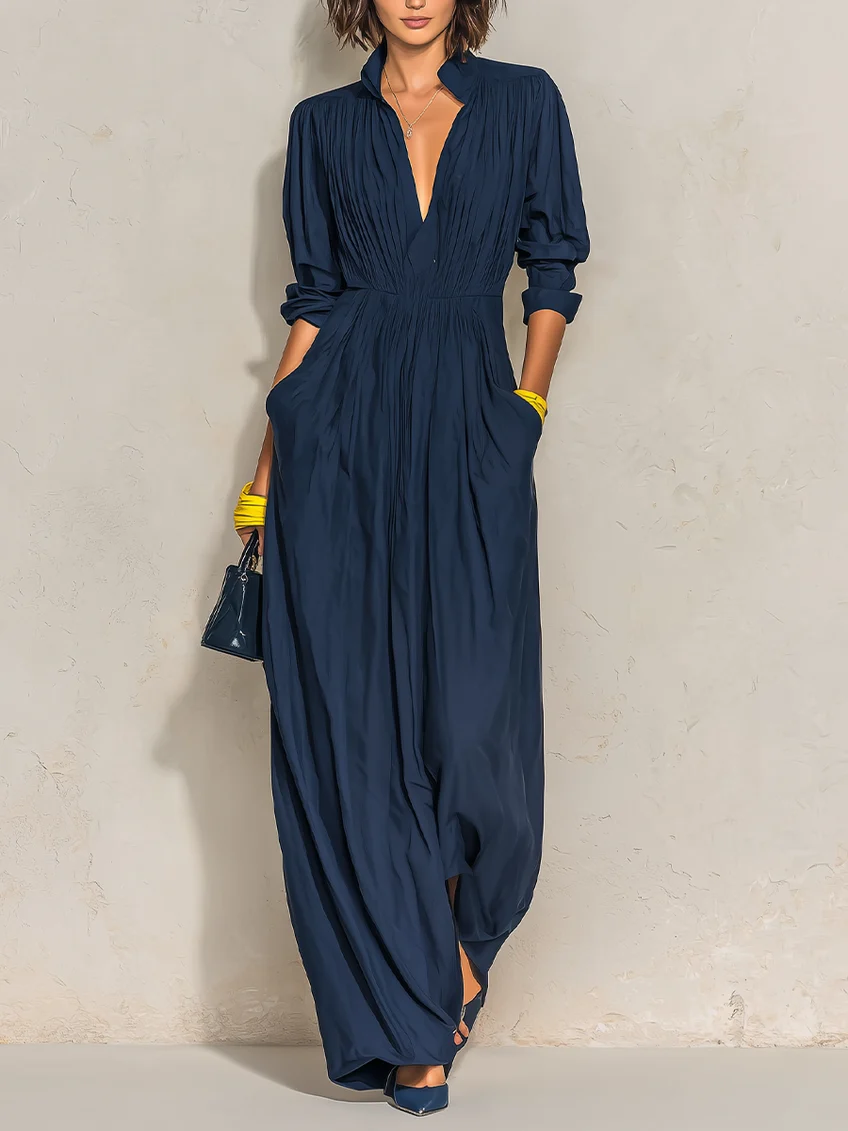 Azurine | Lange Plissé Jurk in Marineblauw met V-hals