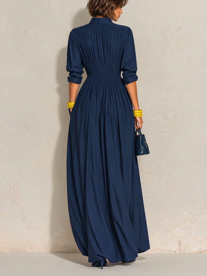 Azurine | Lange Plissé Jurk in Marineblauw met V-hals