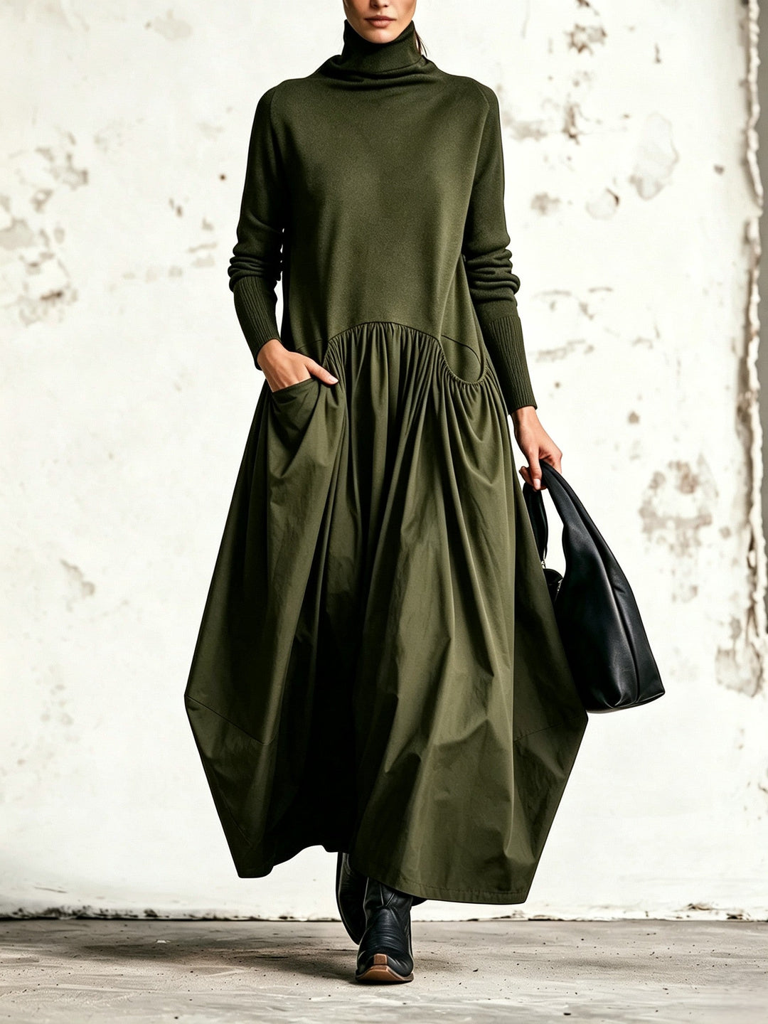 Odette | Maxi Zwarte Oversized Jurk met Hoge Kraag