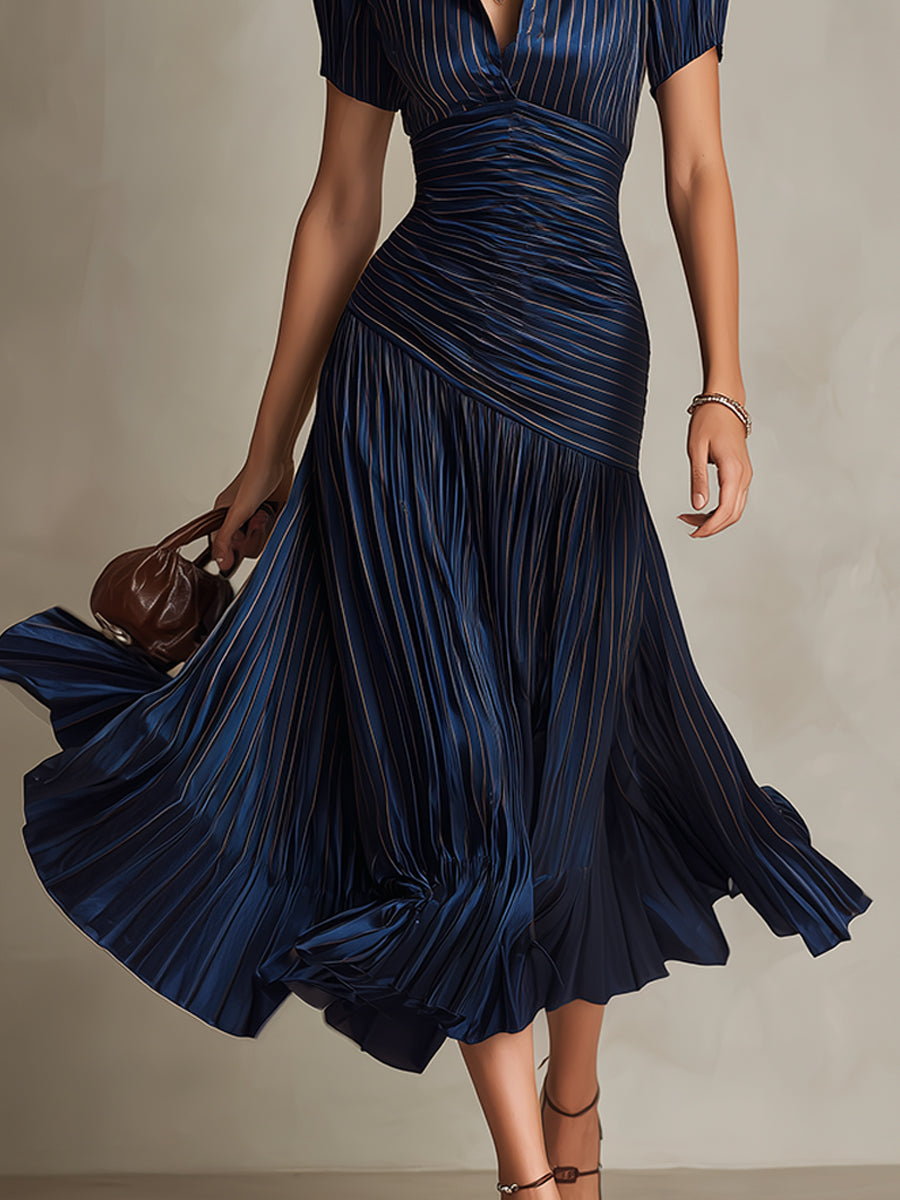 Adriana - Midi-jurk in retro gestreepte satijn