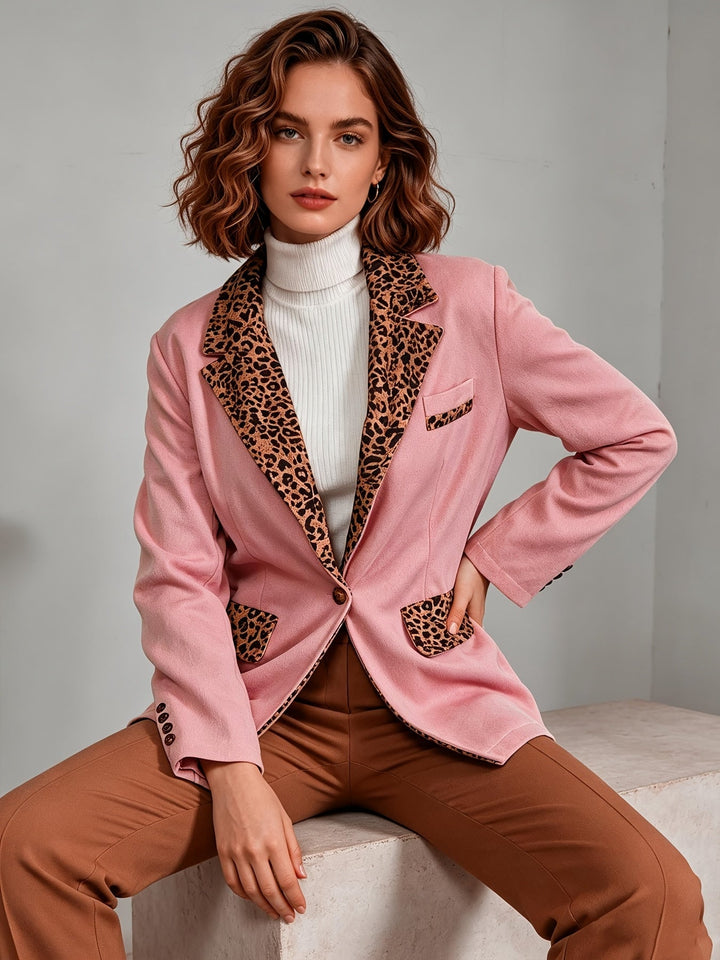 Clémentine | Getailleerde blazer van fluweel met luipaarddetails