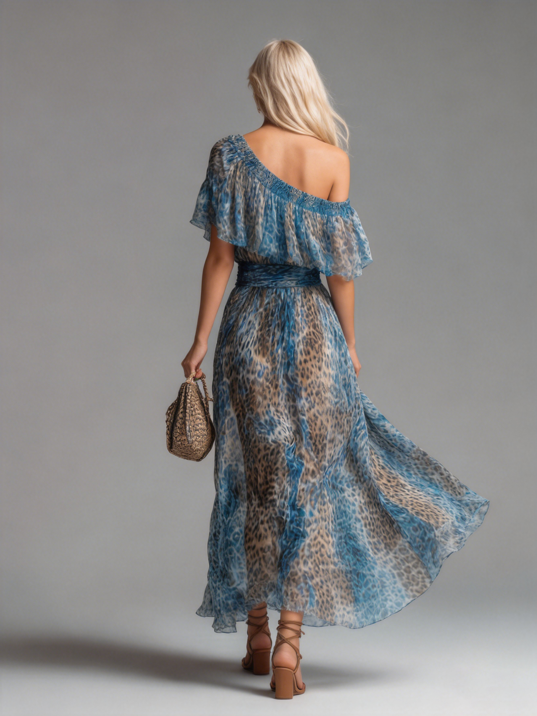 Selvaggia - Lange chiffon jurk met luipaardprint en blote schouders