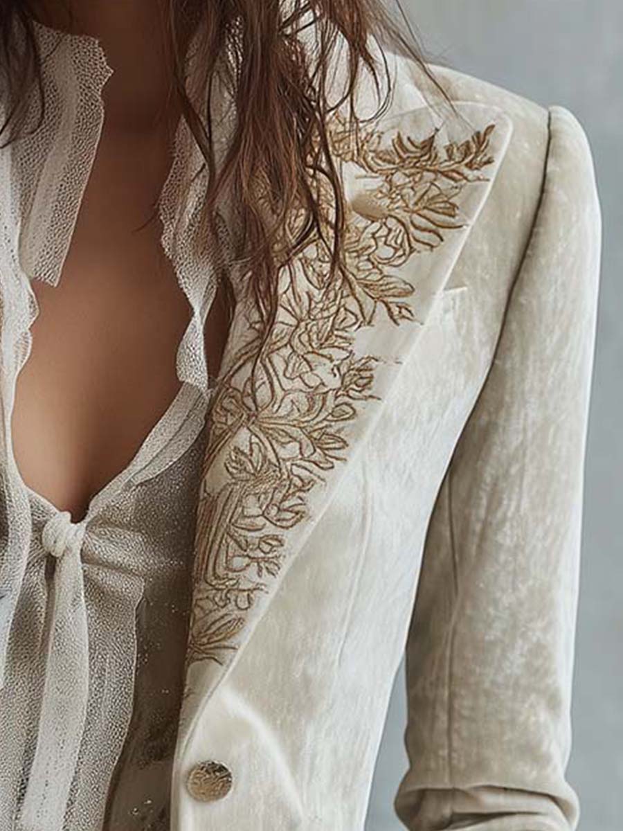 Constance | Blazer Ivoor Geborduurd Tailleur