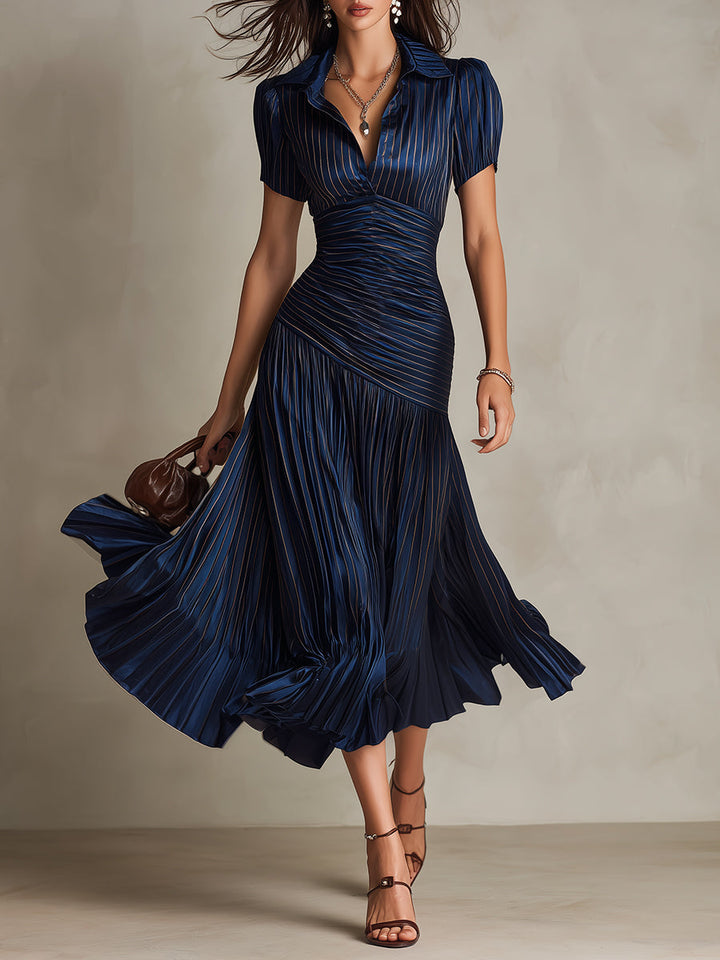 Adriana - Midi-jurk in retro gestreepte satijn