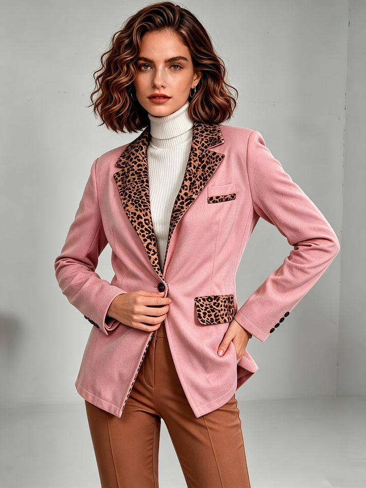 Clémentine | Getailleerde blazer van fluweel met luipaarddetails