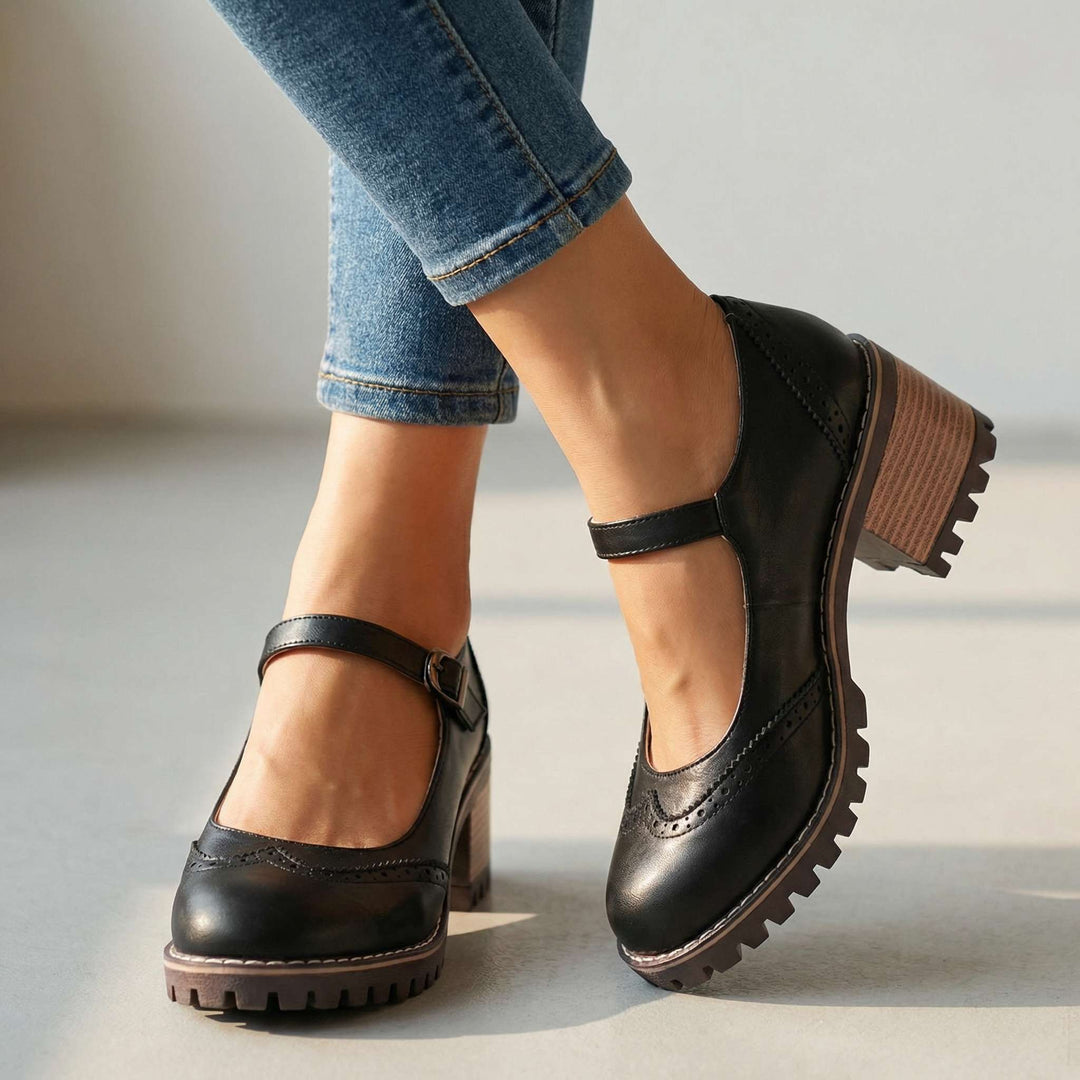 DELACROIX | T-Strap Hakken Isabelle
