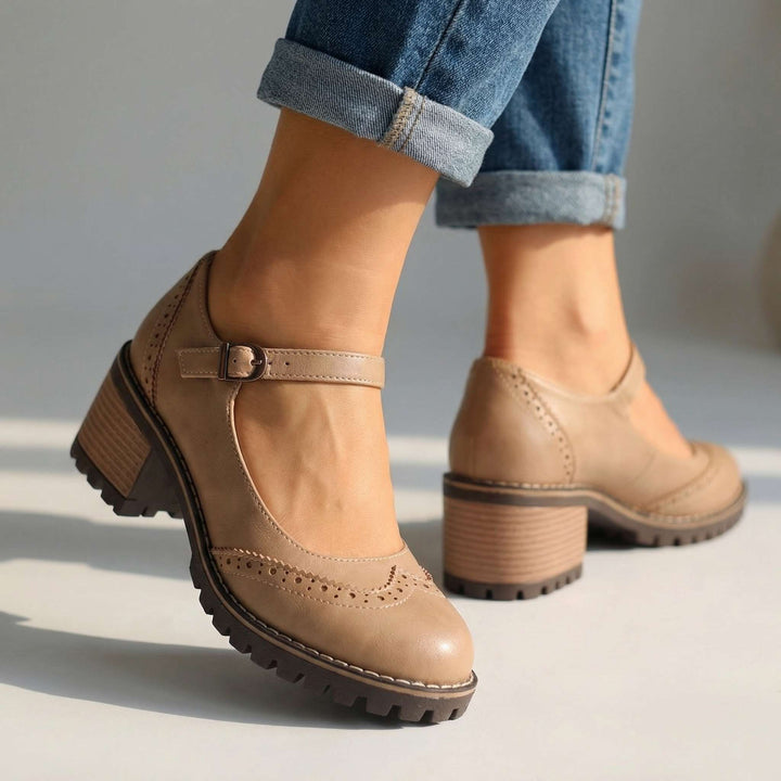 DELACROIX | T-Strap Hakken Isabelle