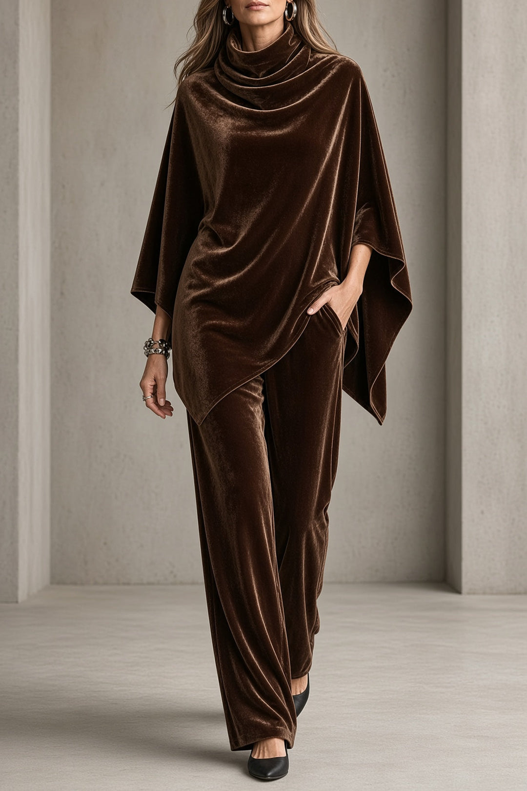 Lavinia | Compleet in Velours met Poncho
