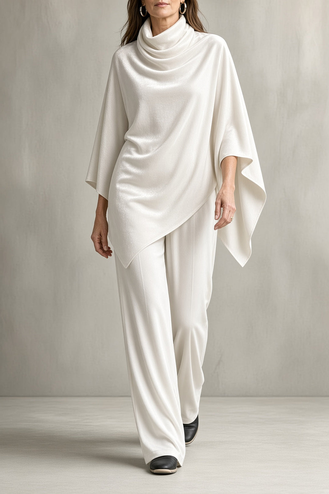 Lavinia | Compleet in Velours met Poncho
