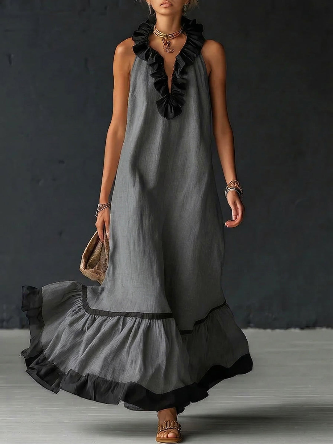 Elegante en romantische maxi-jurk met volant en kleurblokken