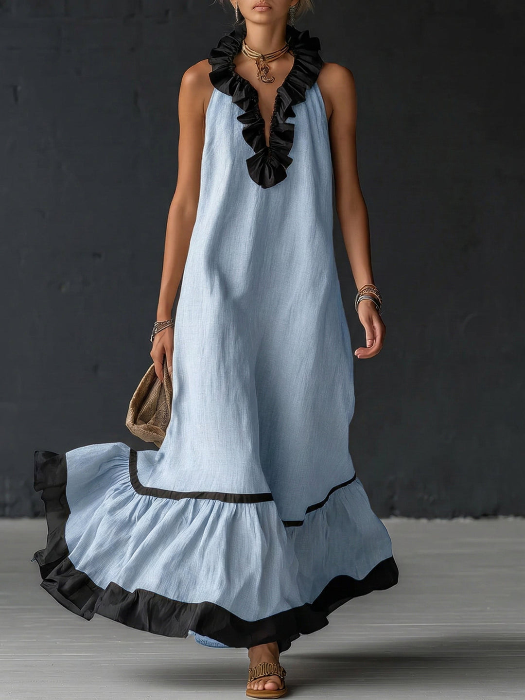 Elegante en romantische maxi-jurk met volant en kleurblokken